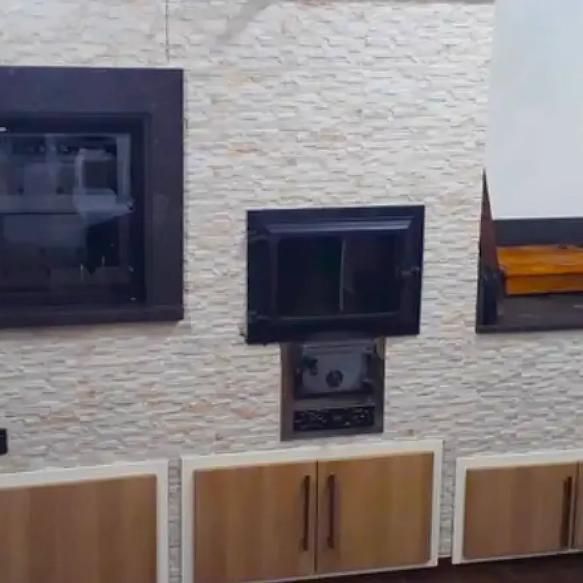 Forno a lenha em aço inox porta de ferro para embutir na alvenaria